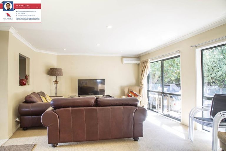 Photo of property in 20 Sunvista Avenue, Oteha, Auckland, 0632