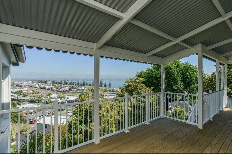 Photo of property in 5 Kowhai Road, Bluff Hill, Napier, 4110