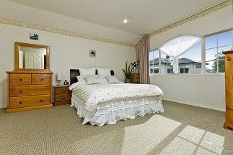 Photo of property in 1/15 Seine Road, Forrest Hill, Auckland, 0620