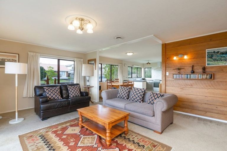 Photo of property in 1/32 Queen Street, Papakura, 2110