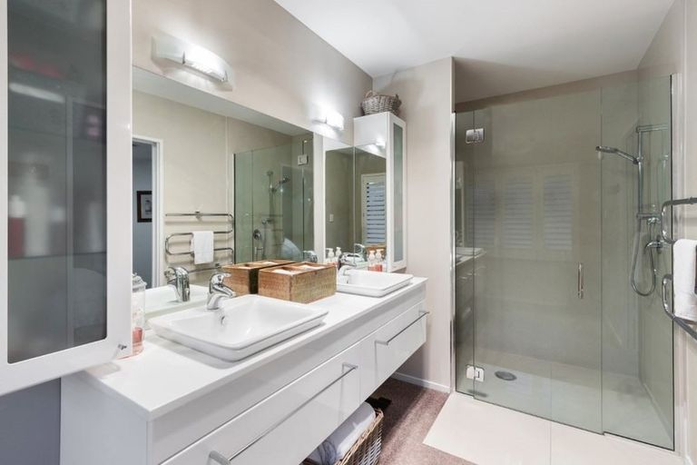 Photo of property in 6 Meadowcroft Lane, Harewood, Christchurch, 8051