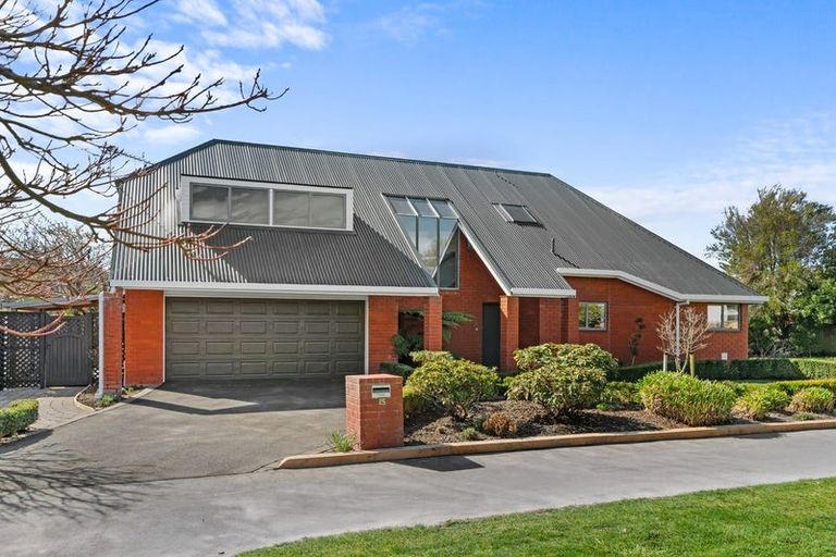 Photo of property in 15 Parkham Drive, Burnside, Christchurch, 8053
