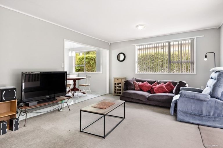 Photo of property in 2 Miro Street, New Lynn, Auckland, 0600
