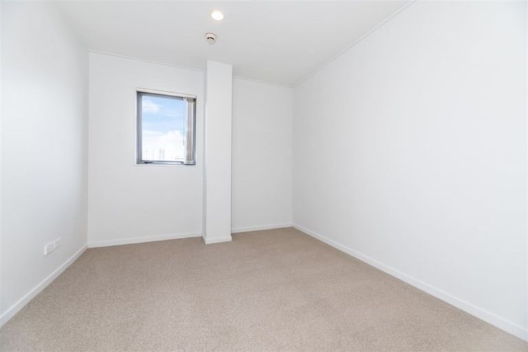 Photo of property in Kiwi On Queen Apartments, 604/421 Queen Street, Auckland Central, Auckland, 1010