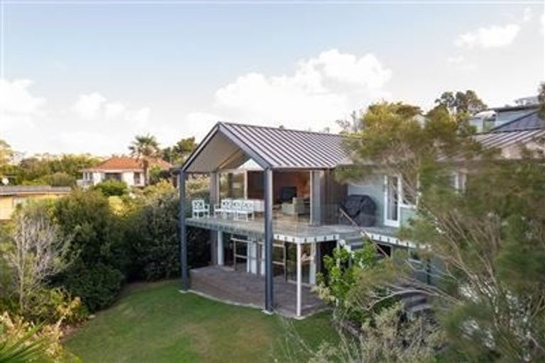 Photo of property in 26 Aotearoa Terrace, Murrays Bay, Auckland, 0630