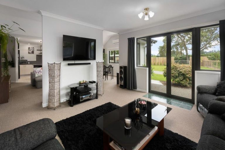 Photo of property in 10 Bransley Grove, Katikati, 3129