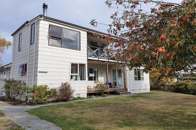 Photo of property in 41 Aorangi Crescent, Lake Tekapo, 7999