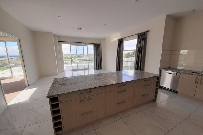 Photo of property in 12 Butler Stoney Crescent, Silverdale, 0932