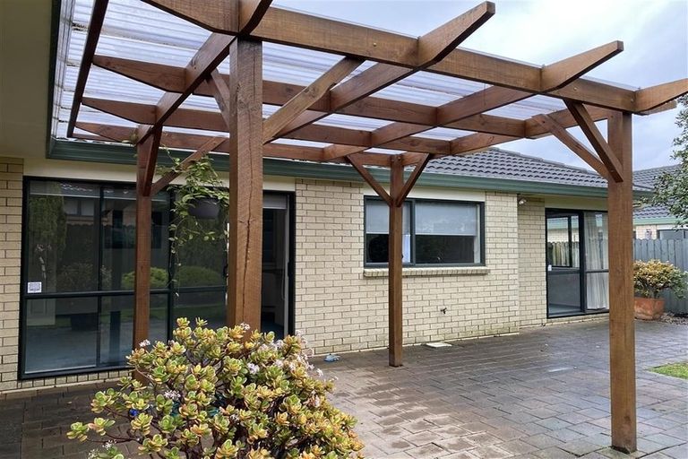 Photo of property in 11 Amylynn Place, East Tamaki, Auckland, 2016