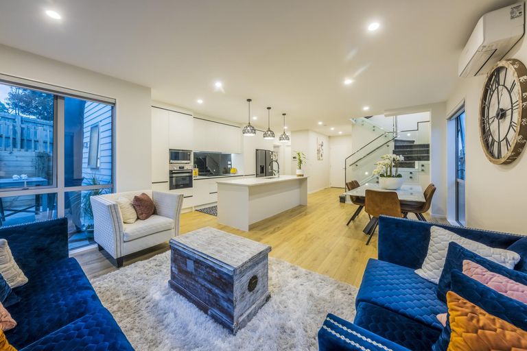 Photo of property in 245a Hobsonville Road, Hobsonville, Auckland, 0618