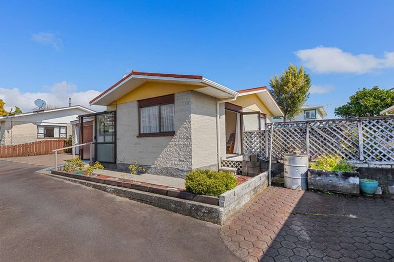 Photo of property in 2/14 Burns Street, Westown, New Plymouth, 4310