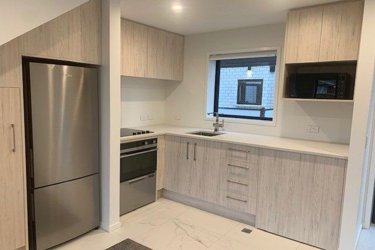 Photo of property in 2/183 Cambridge Terrace, Fairfield, Lower Hutt, 5011