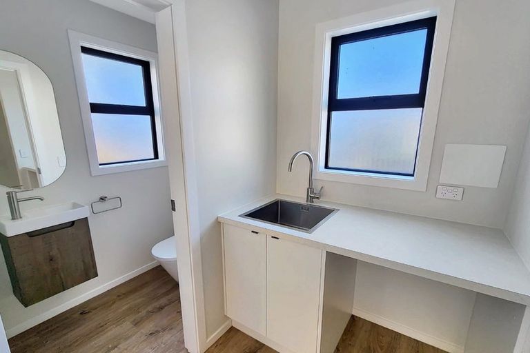 Photo of property in 7/31 Wainuiomata Road, Wainuiomata, Lower Hutt, 5014