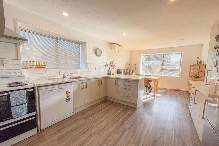 Photo of property in 1/292 Greers Road, Bishopdale, Christchurch, 8053