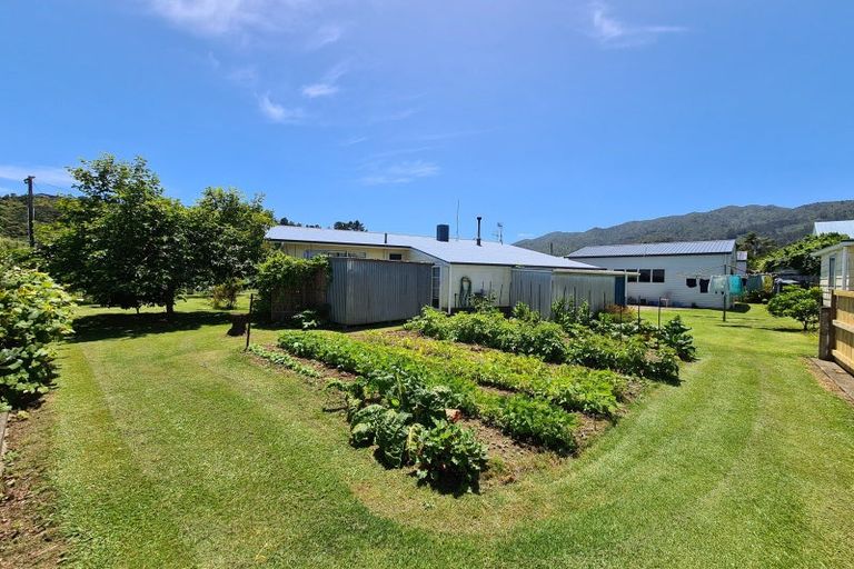 Photo of property in 68 Watt Street, Coromandel, 3506