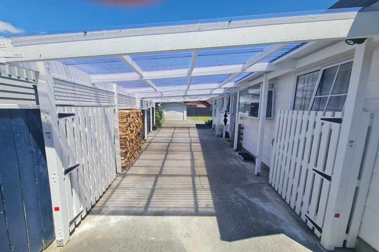 Photo of property in 4 Delaware Grove, Totara Park, Upper Hutt, 5018