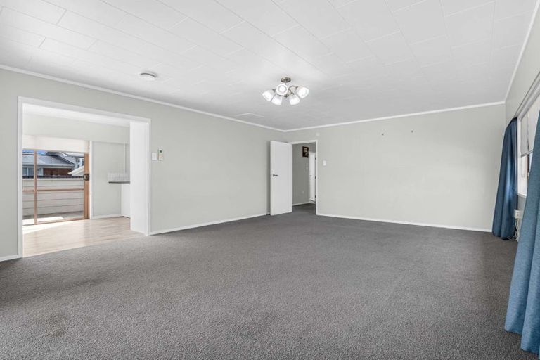 Photo of property in 45 Sandspit Road, Waiuku, 2123