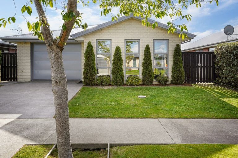 Photo of property in 12 Winterbourn Street, Kaiapoi, 7630