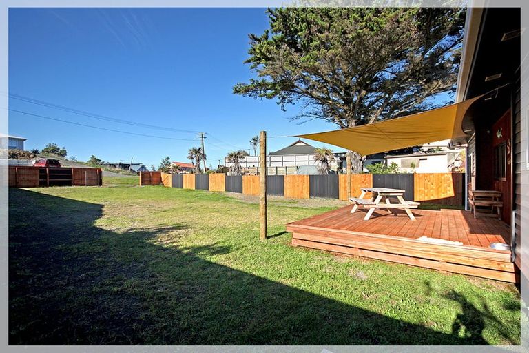 Photo of property in 6 Dustin Street, Foxton Beach, Foxton, 4815