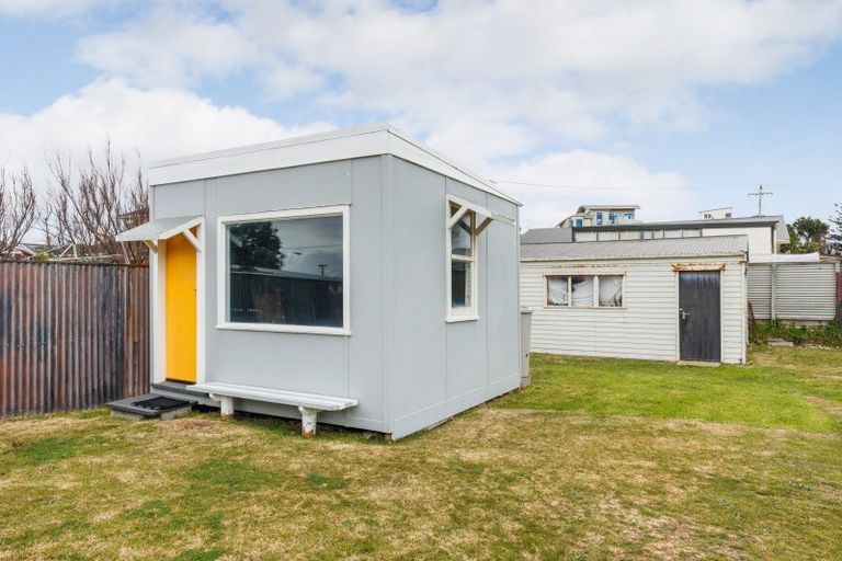 Photo of property in 36 Signal Street, Foxton Beach, Foxton, 4815