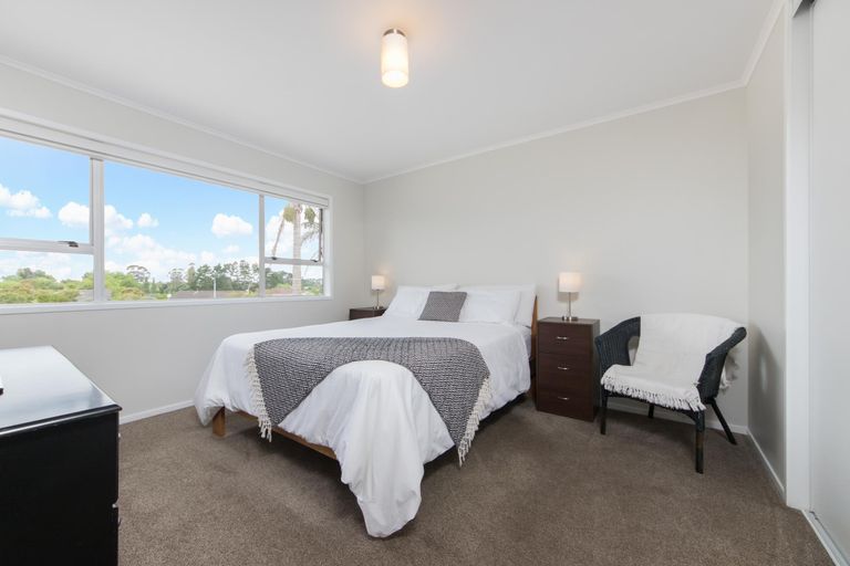 Photo of property in 31 Oreil Avenue, West Harbour, Auckland, 0618