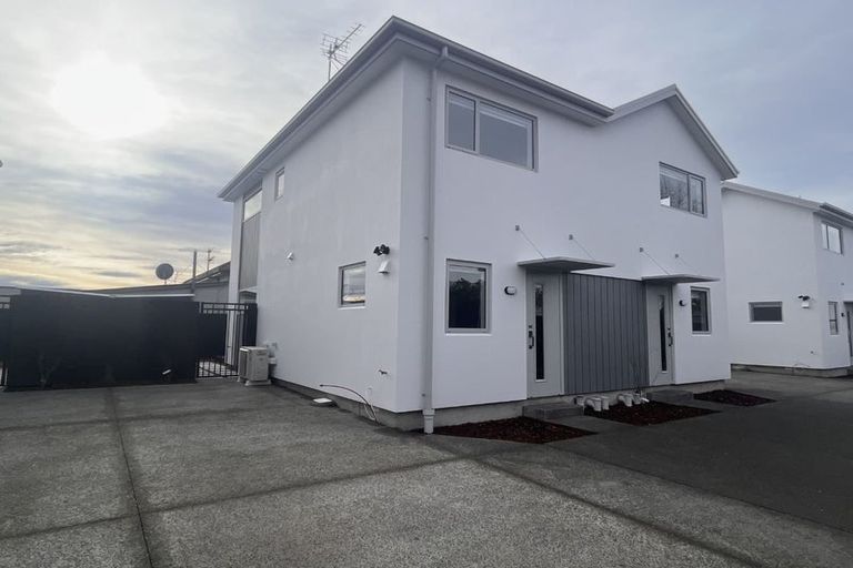 Photo of property in 4/51 Hills Road, Edgeware, Christchurch, 8013