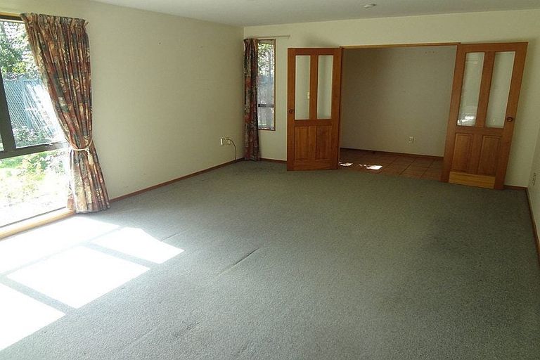 Photo of property in 19 Devon Crescent, Darfield, 7510