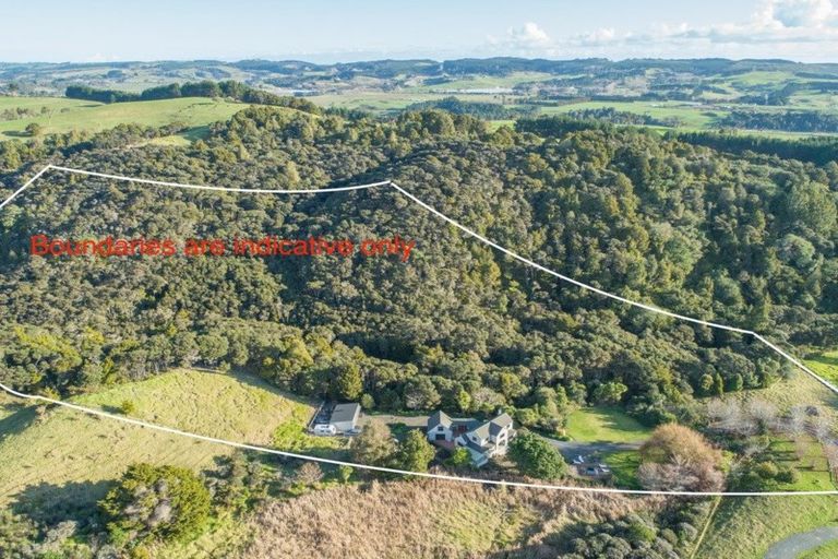 Photo of property in 420 Mangakura Road, Helensville, 0875