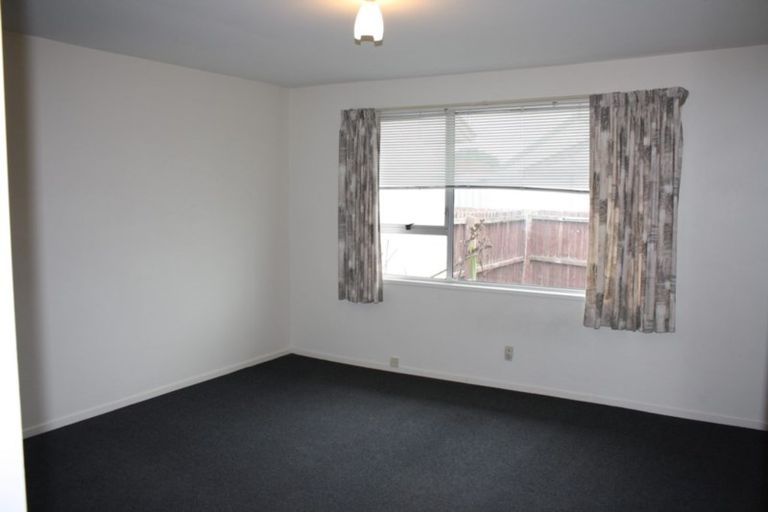Photo of property in 2/8a Takapu Place, Bromley, Christchurch, 8062