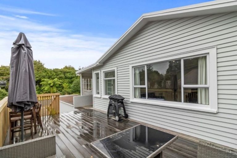Photo of property in 120 Huatoki Street, Frankleigh Park, New Plymouth, 4310