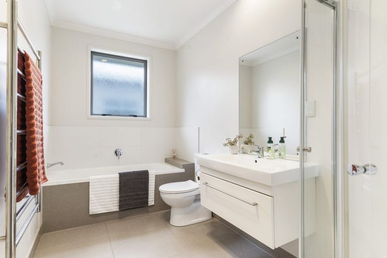 Photo of property in 5 Tee Point, Red Beach, 0932