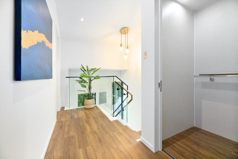 Photo of property in 18a Stratford Avenue, Milford, Auckland, 0620