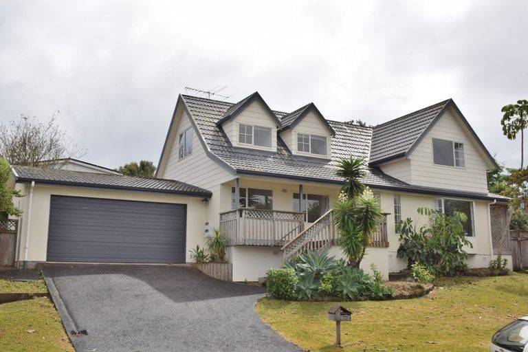 Photo of property in 13 Noel Williams Place, Windsor Park, Auckland, 0630