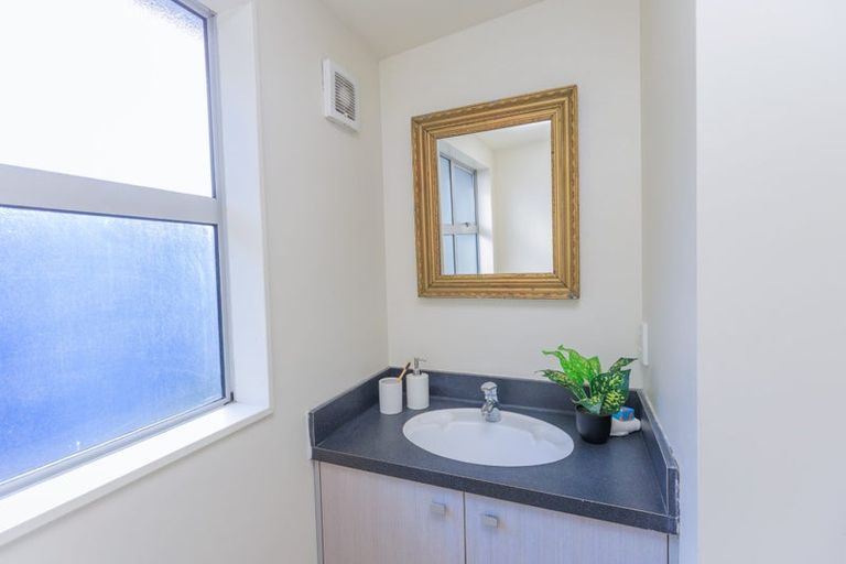 Photo of property in 10 Erlestoke Crescent, Churton Park, Wellington, 6037