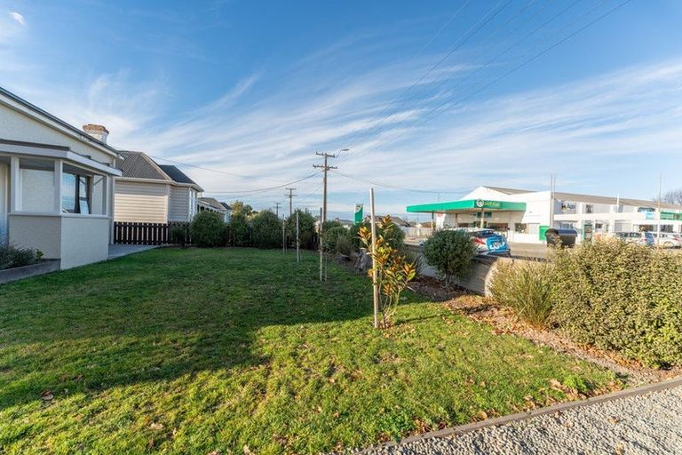 Photo of property in 100 High Street, Waimate, 7924