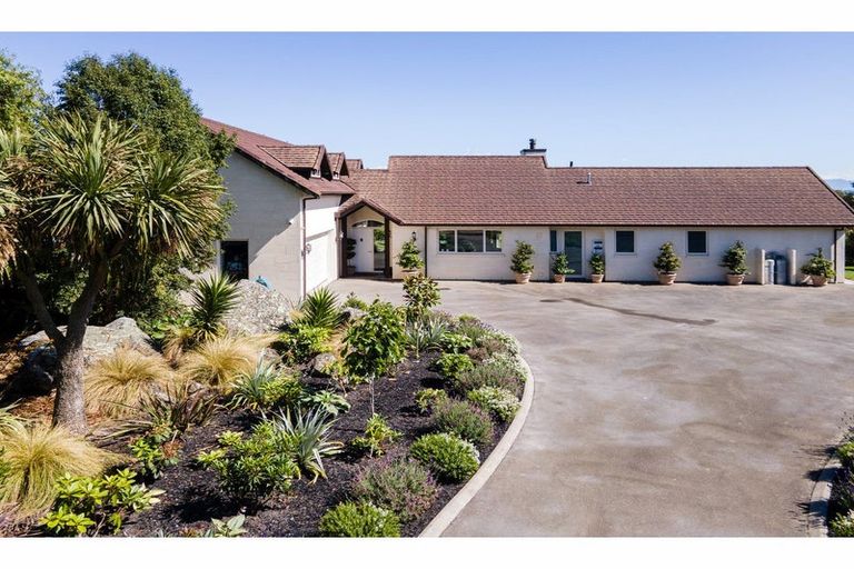 Photo of property in 260 Spur Road, Hadlow, Timaru, 7975