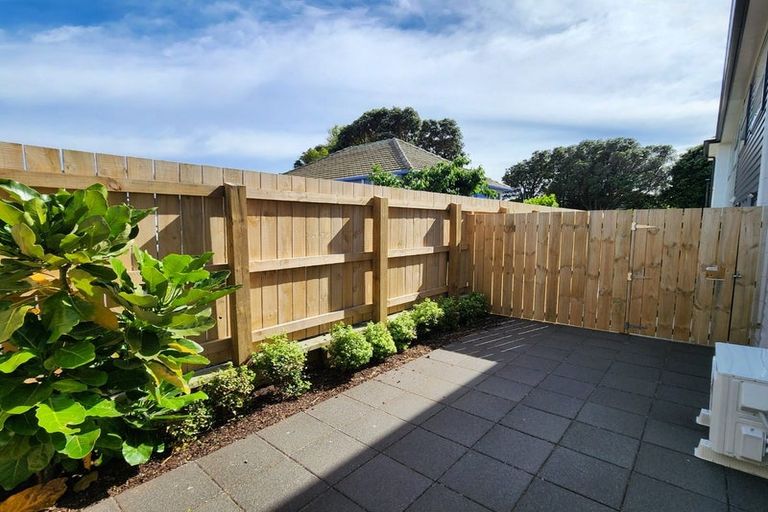 Photo of property in 4/12 Mana Avenue, Titahi Bay, Porirua, 5022