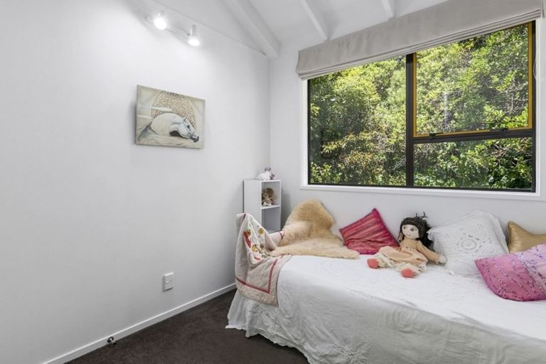 Photo of property in 5 Saint Aidans Way, Tawa, Wellington, 5028