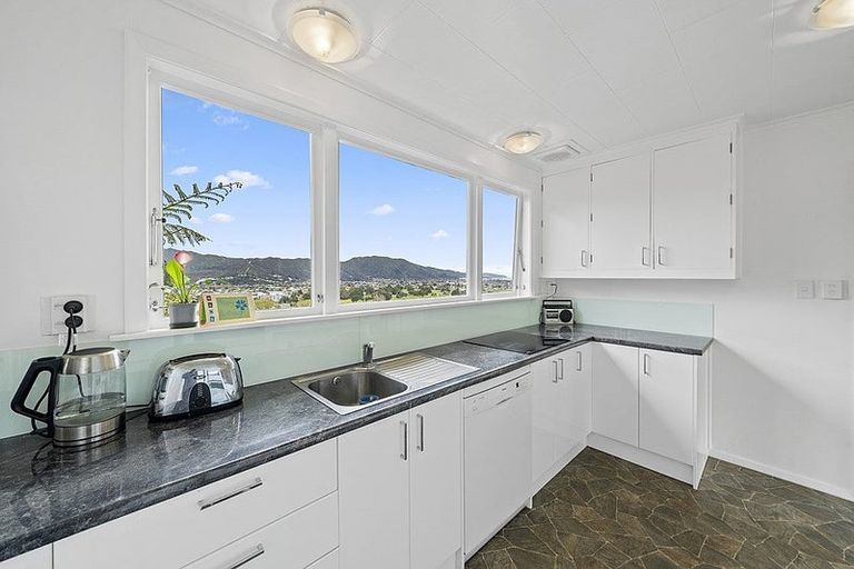 Photo of property in 23 Vista Grove, Kelson, Lower Hutt, 5010