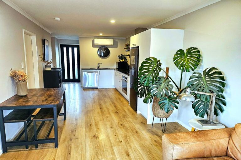 Photo of property in 8 Whakato Avenue, Kumeu, 0810