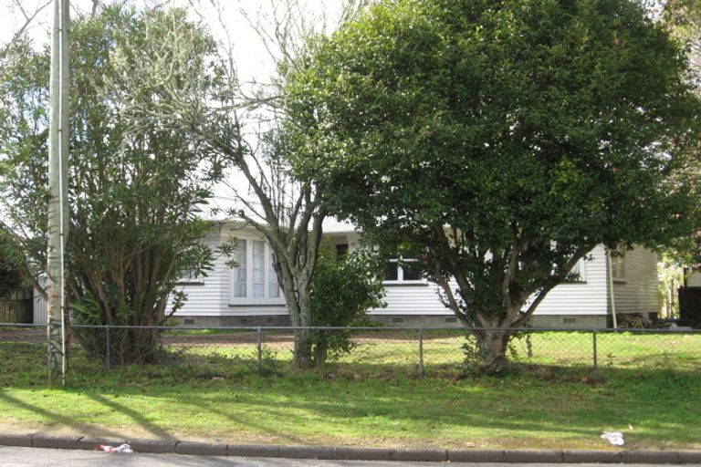 Photo of property in 12 Rollerson Street, Papakura, 2110