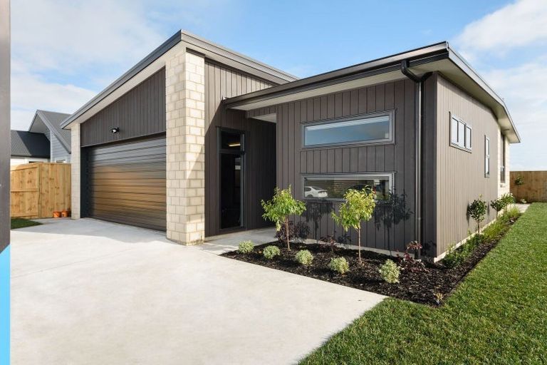 Photo of property in 2 Franks Way, Papamoa Beach, Papamoa, 3118