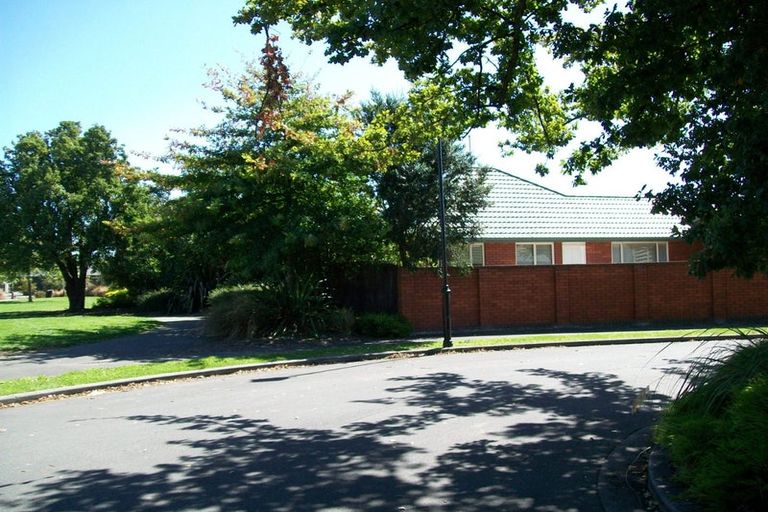Photo of property in 8 York Tong Place, Addington, Christchurch, 8024