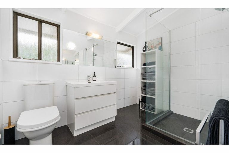 Photo of property in 673 Huia Road, Parau, Auckland, 0604