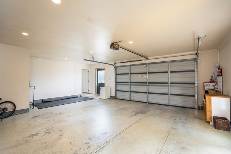 Photo of property in 68 Branch Road, Highlands Park, New Plymouth, 4312