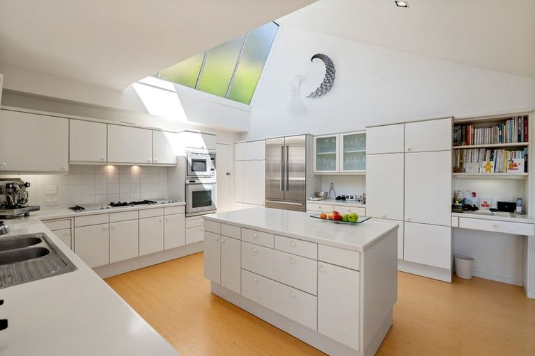 Photo of property in 85 Nicholson Road, Khandallah, Wellington, 6035