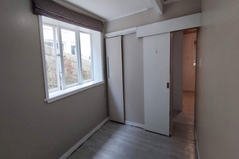 Photo of property in 4 Mills Road, Brooklyn, Wellington, 6021