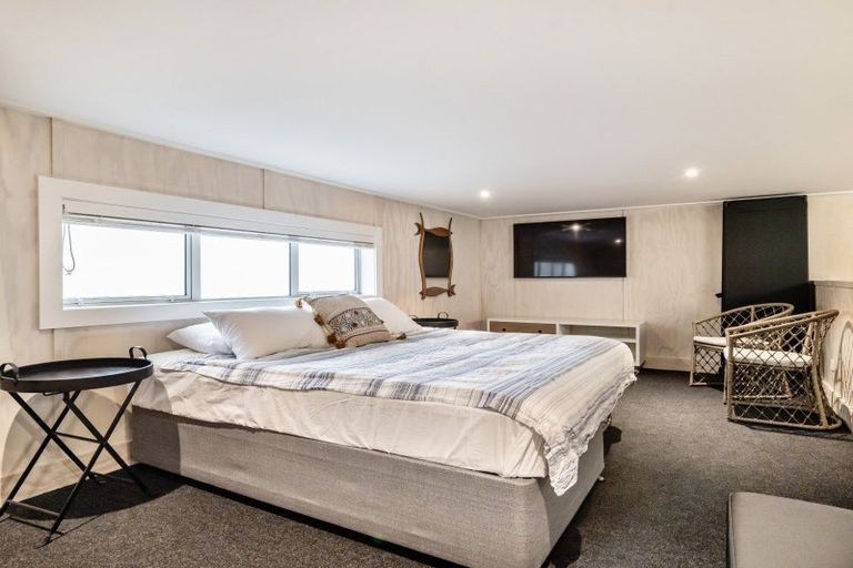 Photo of property in 32 Wallis Street, Raglan, 3225