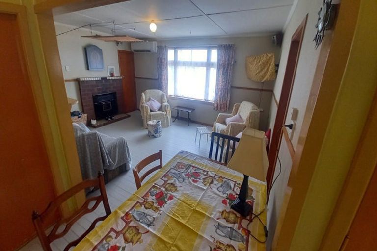 Photo of property in 17 Half Mile Road, Tuatapere, 9620