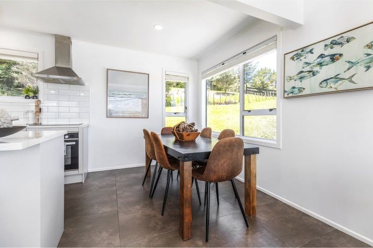 Photo of property in 70 Upper Whangateau Road, Big Omaha, 0985